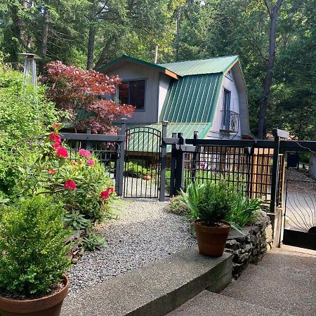 Salt Spring Carriage House B&B Ganges Exterior foto