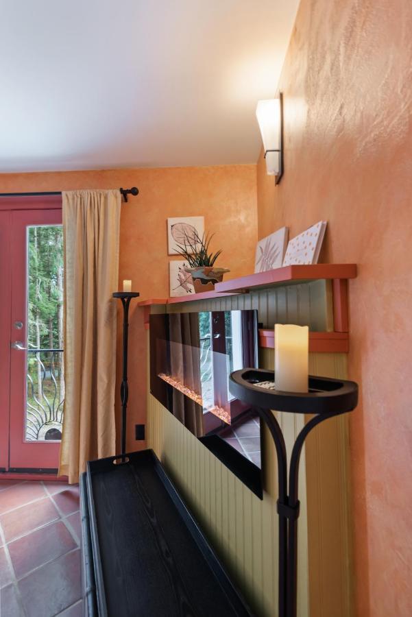Salt Spring Carriage House B&B Ganges Exterior foto