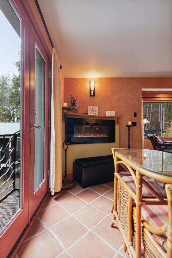 Salt Spring Carriage House B&B Ganges Exterior foto